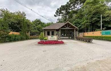 Imagem: A casa em condomínio possui 4 Dormitórios, 3 Banheiros, 4