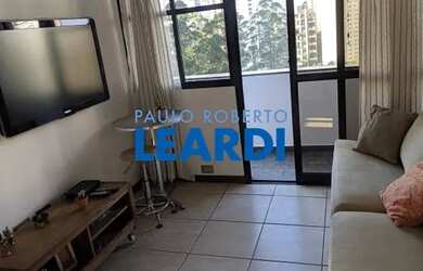 Imagem: O apartamento possui 1 Dormitório, 1 Banheiro, 1 Vaga na garagem