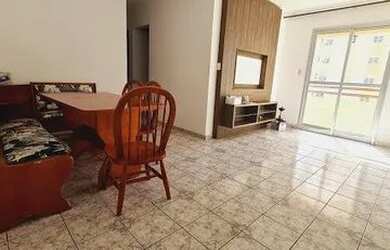 Imagem: O apartamento possui 3 Dormitórios, 1 Banheiro, 1 Vaga na garagem