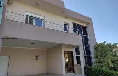 Imagem: A casa em condomínio possui 3 Dormitórios, 5 Banheiros, 4