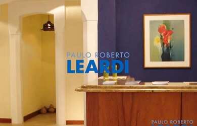 Imagem: O depósito possui 1 Vaga na garagem, 250m² de Área e está