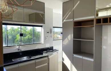 Imagem: O apartamento possui 1 Dormitório, 1 Banheiro, 1 Vaga na garagem