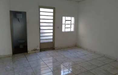 Imagem: A casa possui 1 Dormitório, 1 Banheiro, 30m² de Área e está