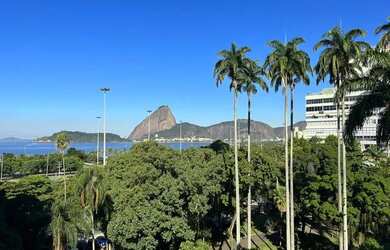 Imagem: O apartamento possui 1 Dormitório, 1 Banheiro e 50m² de Área