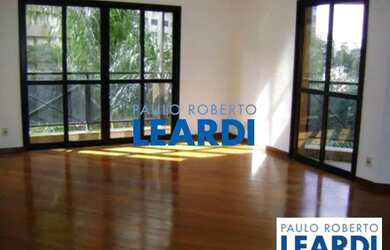 Imagem: O apartamento possui 4 Dormitórios, 4 Banheiros, 3 Vagas na