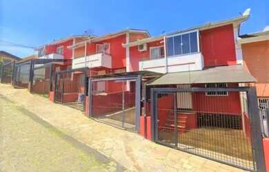 Imagem: A casa possui 2 Dormitórios, 1 Banheiro, 1 Vaga na garagem