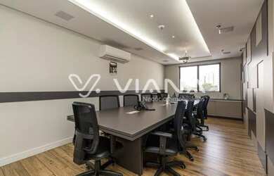 Imagem: O depósito possui 5 Vagas na garagem, 495m² de Área e está