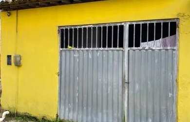 Imagem: A casa possui 2 Dormitórios, 1 Banheiro, 1 Vaga na garagem