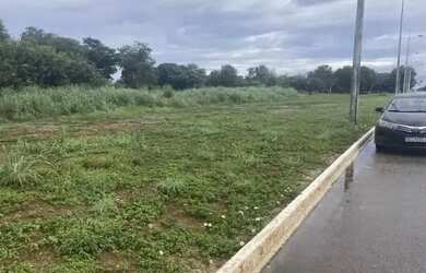 Imagem: O terreno possui 1m² de Área e está localizado em Plano