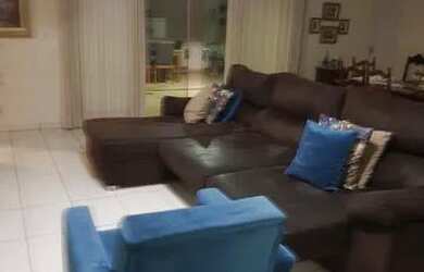 Imagem: O apartamento possui 5 Dormitórios, 5 Banheiros, 2 Vagas na