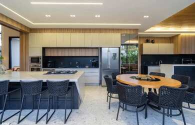 Imagem 14: Casa Sobrado para venda possui 400 metros quadrados com 4 mais escritório...