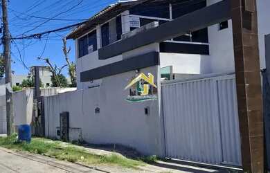 Imagem: A casa em condomínio possui 4 Dormitórios, 4 Banheiros, 2