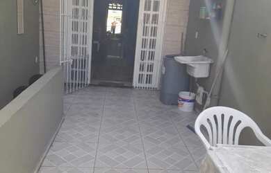 Imagem: A casa possui 2 Dormitórios, 2 Banheiros, 30m² de Área, Imóvel