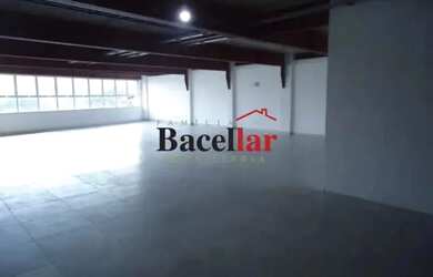 Imagem: O depósito possui 450m² de Área e está localizado em Méier