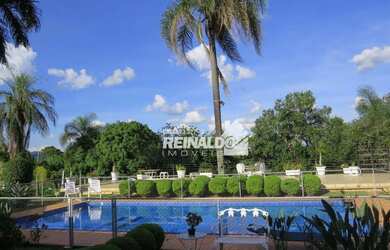 Imagem: A casa em condomínio possui 5 Dormitórios, 5 Banheiros, 4