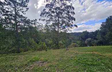 Imagem: O terreno possui 2.300m² de Área e está localizado em Juquitiba