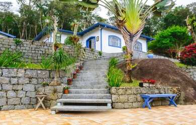 Imagem: A pousada chalé possui 3 Dormitórios, Acomodam 10 pessoas