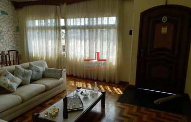 Imagem: A casa possui 3 Dormitórios, 3 Banheiros, 2 Vagas na garagem