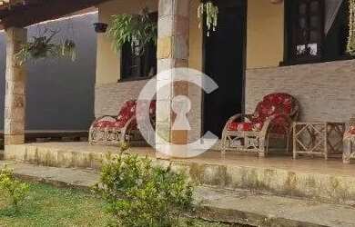 Imagem: A casa possui 3 Dormitórios, 3 Banheiros, 2 Vagas na garagem