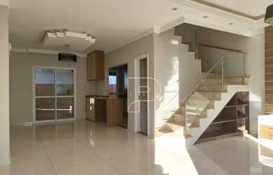 Imagem: A casa em condomínio possui 3 Dormitórios, 2 Banheiros, 2