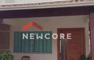 Imagem: A casa possui 2 Dormitórios, 1 Banheiro, 2 Vagas na garagem