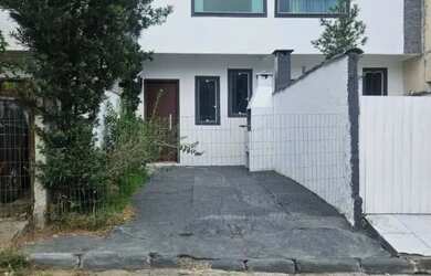 Imagem: A casa possui 2 Dormitórios, 2 Banheiros, 57m² de Área e