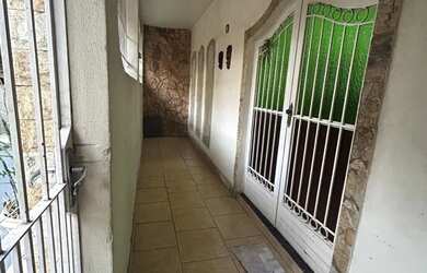 Imagem: A casa em condomínio possui 4 Dormitórios, 4 Banheiros, 1