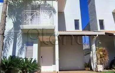 Imagem: A casa em condomínio possui 3 Dormitórios, 3 Banheiros, 3