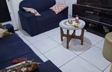 Imagem: A casa possui 2 Dormitórios, 1 Banheiro e está localizado