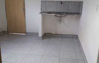 Imagem: A casa possui 3 Dormitórios, 2 Banheiros, 1 Vaga na garagem