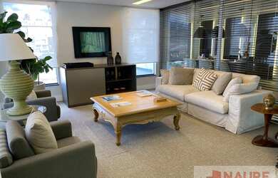 Imagem: O depósito possui 5 Vagas na garagem, 630m² de Área e está