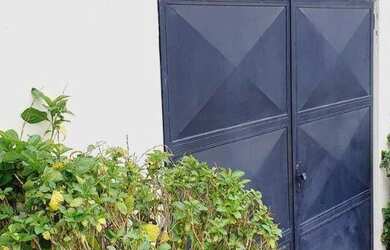 Imagem: A casa possui 5 Dormitórios, 4 Banheiros, 2 Vagas na garagem