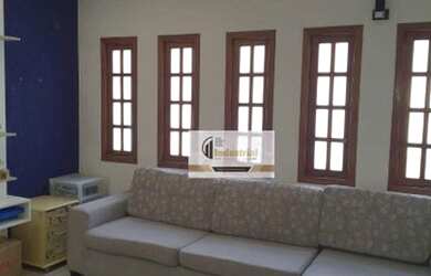 Imagem: A casa possui 2 Dormitórios, 4 Banheiros, 2 Vagas na garagem