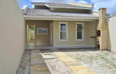 Imagem: A casa possui 2 Dormitórios, 1 Banheiro, 2 Vagas na garagem