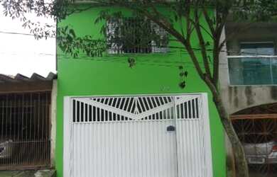 Imagem: A casa possui 3 Dormitórios, 3 Banheiros, 200m² de Área e