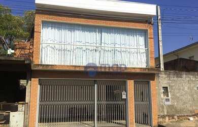 Imagem: A casa possui 2 Dormitórios, 2 Banheiros, 2 Vagas na garagem