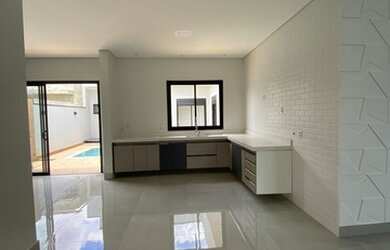 Imagem: A casa em condomínio possui 3 Dormitórios, 4 Banheiros, 4