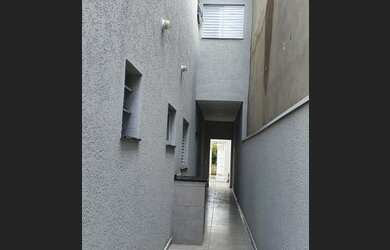 Imagem: A casa à venda possui 3 Dormitórios, 1 Banheiro, 2 Vagas na