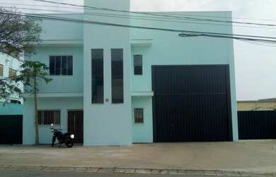 Imagem: O depósito possui 4 Vagas na garagem, 700m² de Área e está