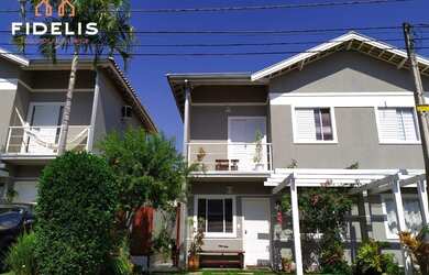 Imagem: A casa em condomínio possui 3 Dormitórios, 1 Banheiro, 2 Vagas