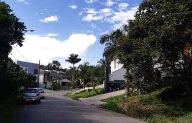 Imagem: O terreno possui 360m² de Área e está localizado em Parque