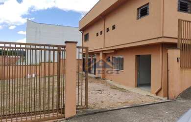 Imagem: O depósito possui 5 Vagas na garagem, 150m² de Área e está