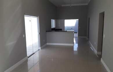 Imagem: A casa em condomínio possui 3 Dormitórios, 2 Banheiros, 3