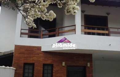 Imagem: A casa em condomínio possui 3 Dormitórios, 4 Banheiros, 4