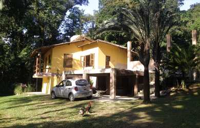 Imagem: A fazenda possui 200m² de Área, Churrasqueira e Varanda e