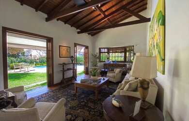 Imagem 11: Casa contemporânea em condomínio de Alto Padrao no miolo da Granja Viana,...