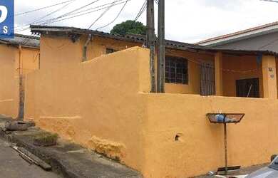 Imagem: A casa possui 5 Dormitórios, 4 Banheiros, 200m² de Área e