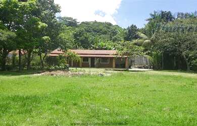 Imagem: A chácara possui 100m² de Área e está localizado em Portão