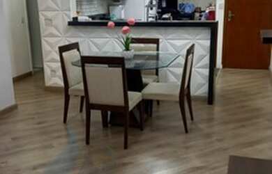 Imagem: O apartamento possui 2 Dormitórios, 1 Banheiro, 1 Vaga na garagem