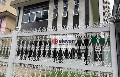 Imagem: O depósito possui 2 Vagas na garagem e 376m² de Área e está